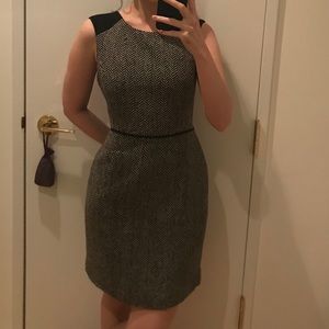 Banana Republic black/grey chevron pattern dress